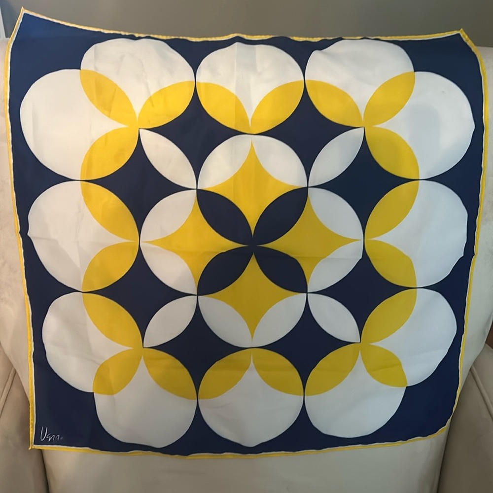 Vera by Vera Neumann 21” square Scarves - set/2 (circa 1970) - Picture 2 of 8